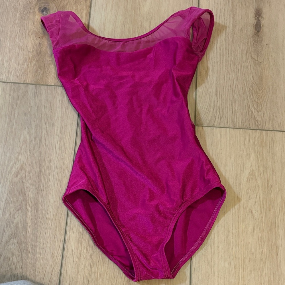 Natalie Dancewear Magenta mesh cap sleeve leotard 💕
